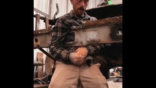 Risky cumshot with nearby co workers filmed by another