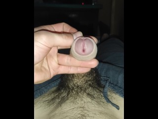 Estoy cachondo, muy caliente y me toco hasta venirme.